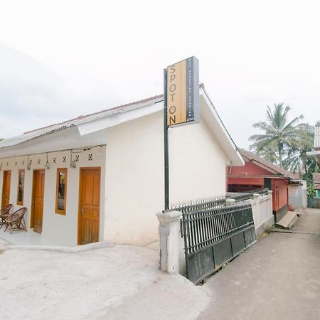 Ayu Homestay Syariah سوكابومي المظهر الخارجي الصورة
