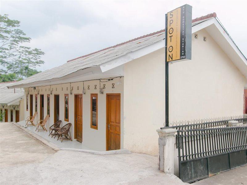 Ayu Homestay Syariah سوكابومي المظهر الخارجي الصورة