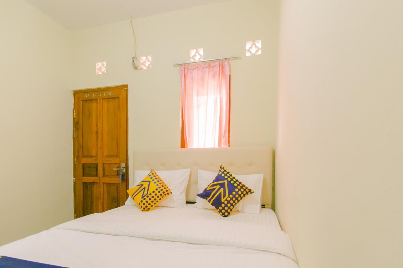 Ayu Homestay Syariah سوكابومي المظهر الخارجي الصورة