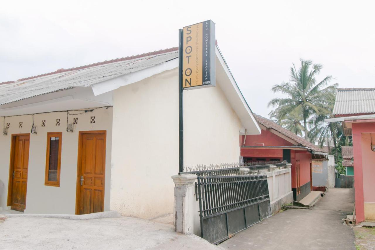 Ayu Homestay Syariah سوكابومي المظهر الخارجي الصورة